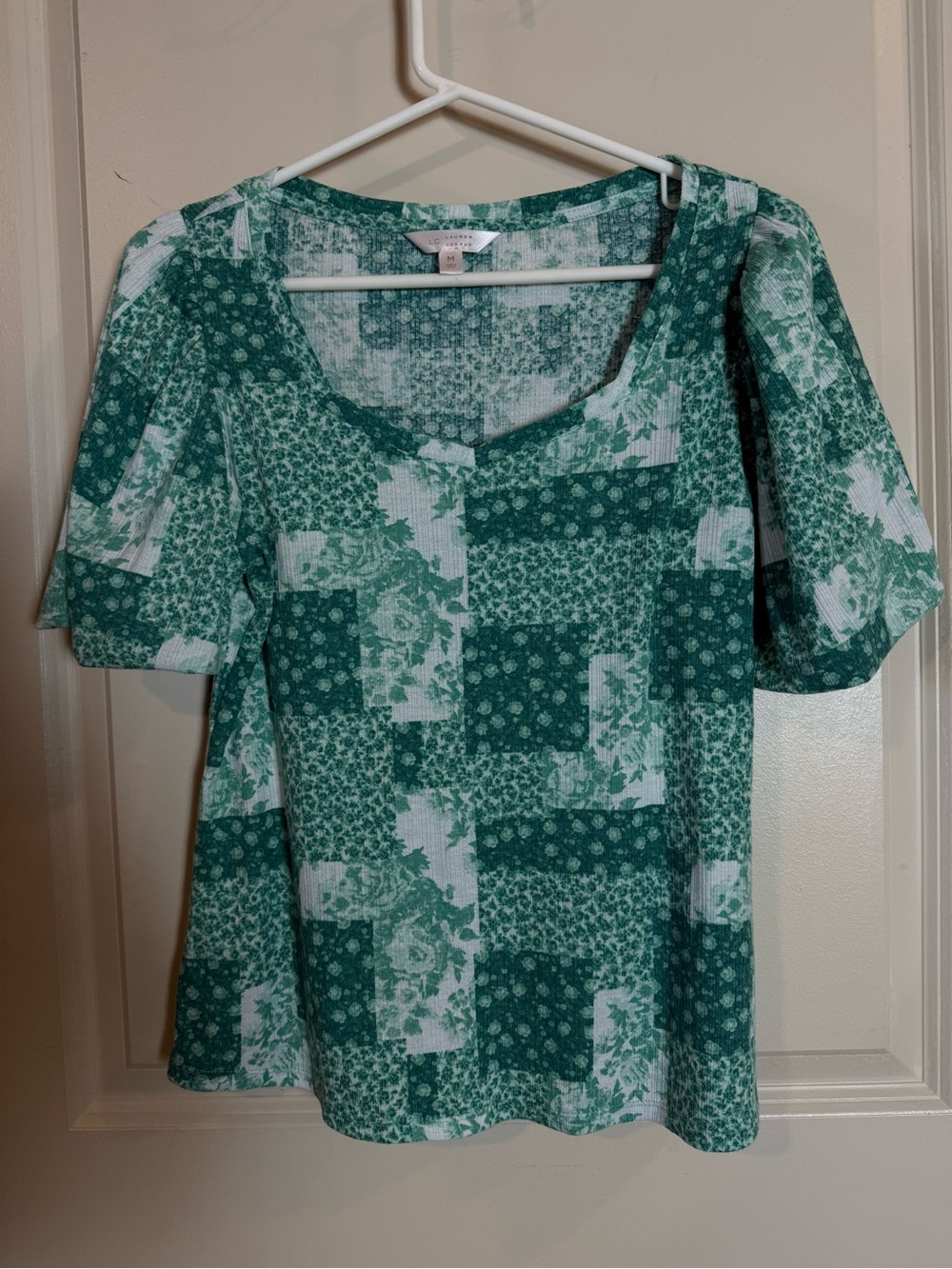 Women’s Lauren Conrad Green Floral Short Sleeve Top